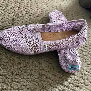 Purple lace Toms